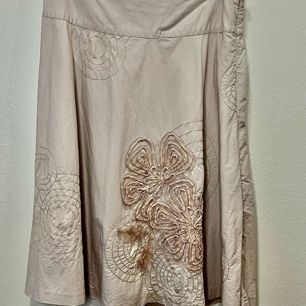 Sunny Leigh Skirt, Size 6, 100% Cotton, Beige with Tool Accents, Ballet core.